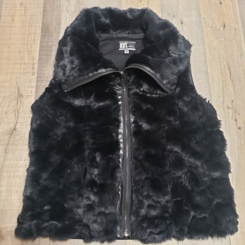 Kut from the Kloth Black Medium Fuzzy Zipper Vest